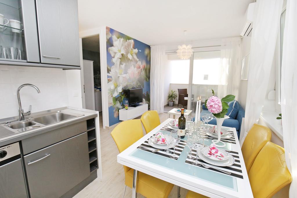Apartment Flowers, Free Garage Parking Zadar Room photo